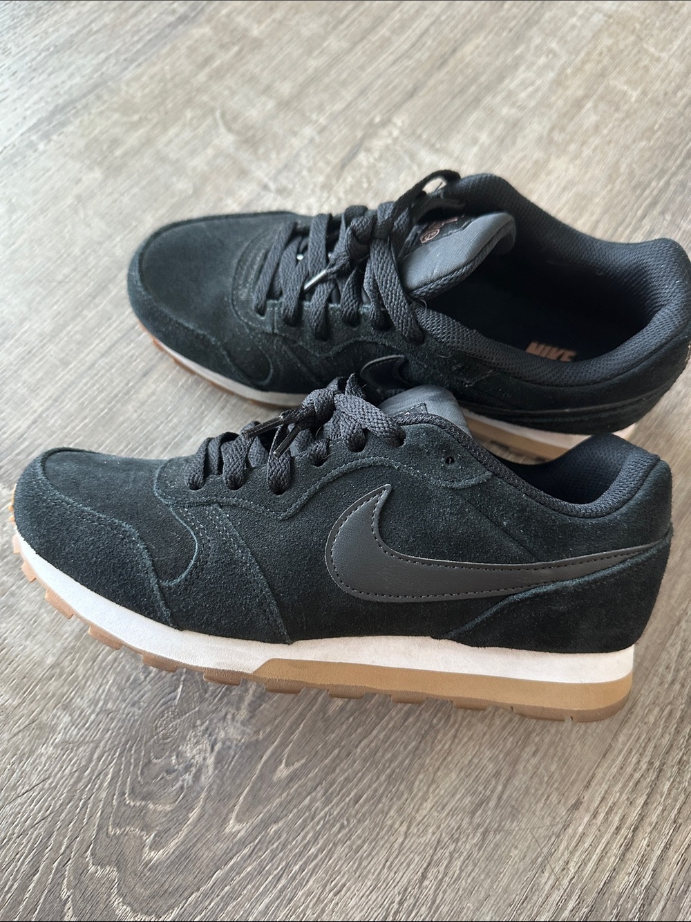 Nike Suede MD Runner Shoes